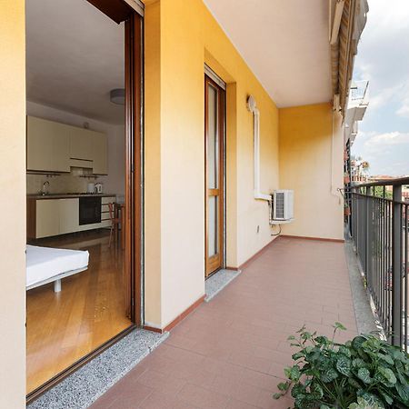 Cosy Studio With Balcony & Private Garage Milán Exteriér fotografie