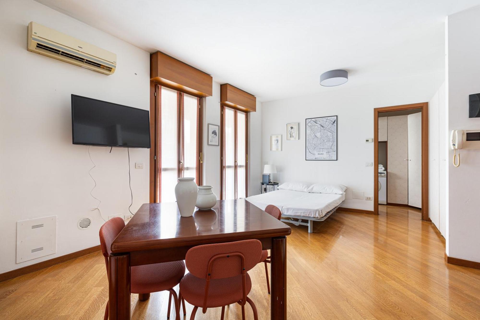 Cosy Studio With Balcony & Private Garage Milán Exteriér fotografie