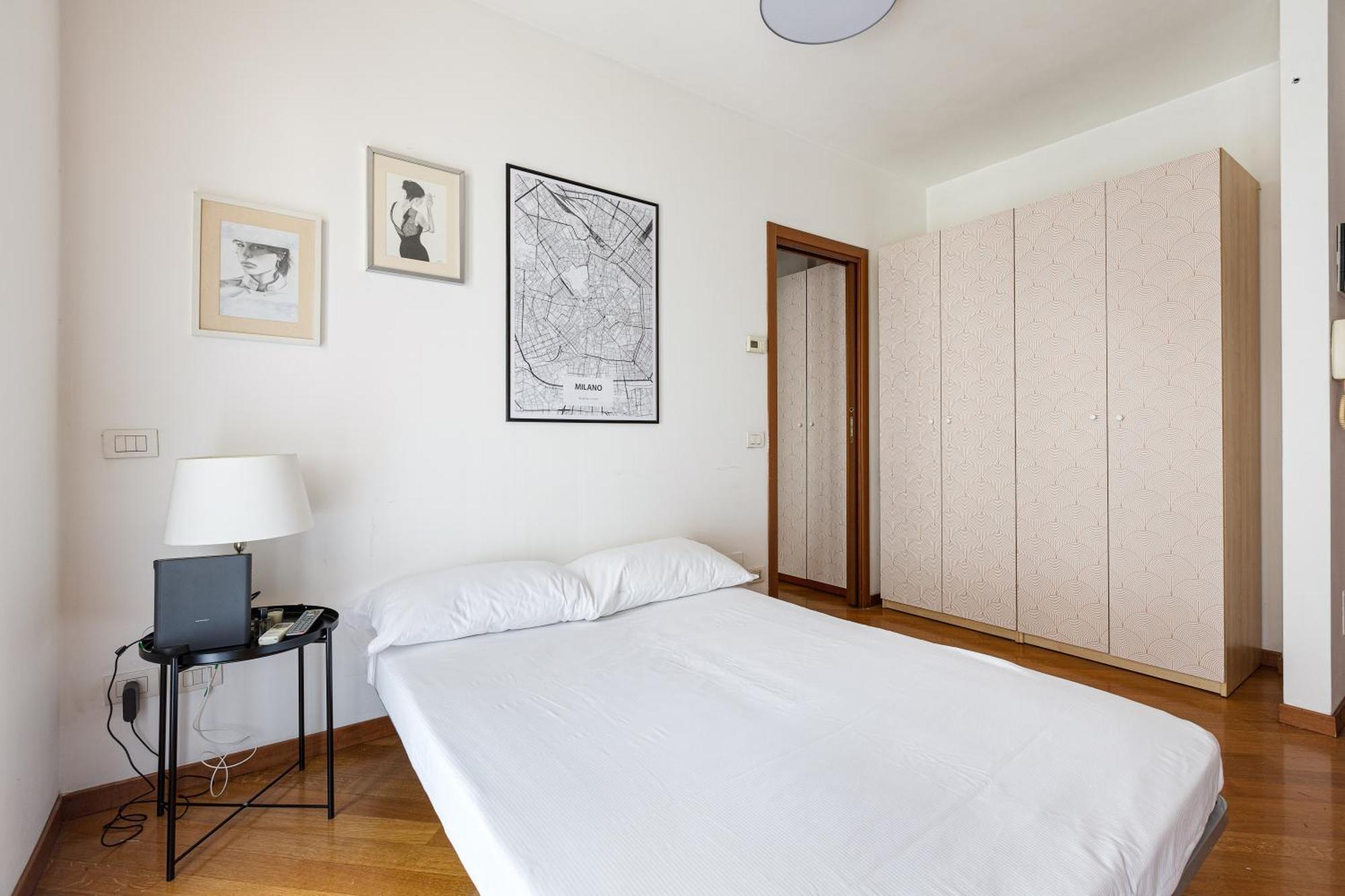 Cosy Studio With Balcony & Private Garage Milán Exteriér fotografie