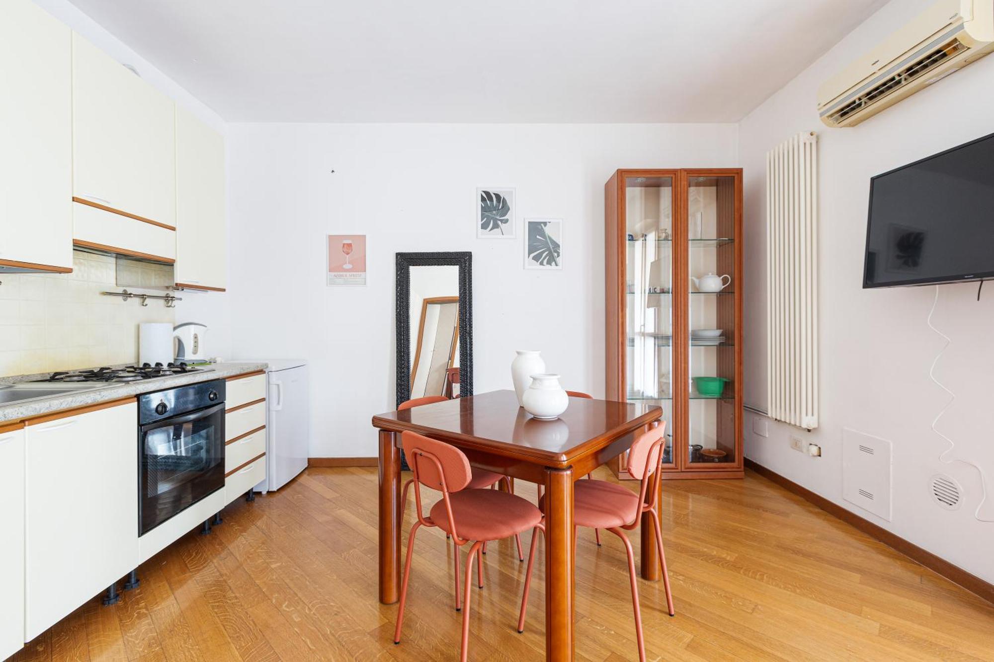 Cosy Studio With Balcony & Private Garage Milán Exteriér fotografie