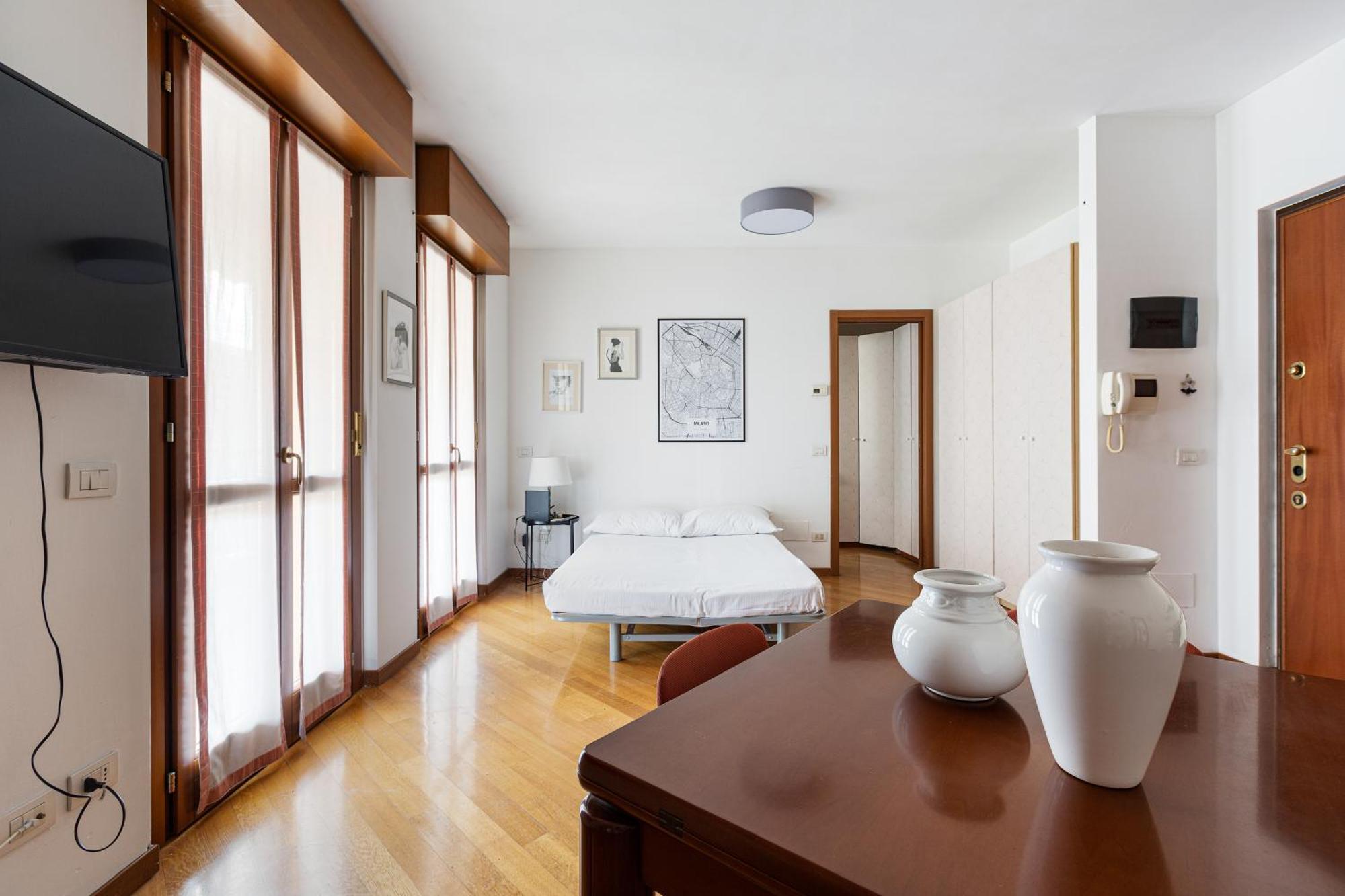 Cosy Studio With Balcony & Private Garage Milán Exteriér fotografie