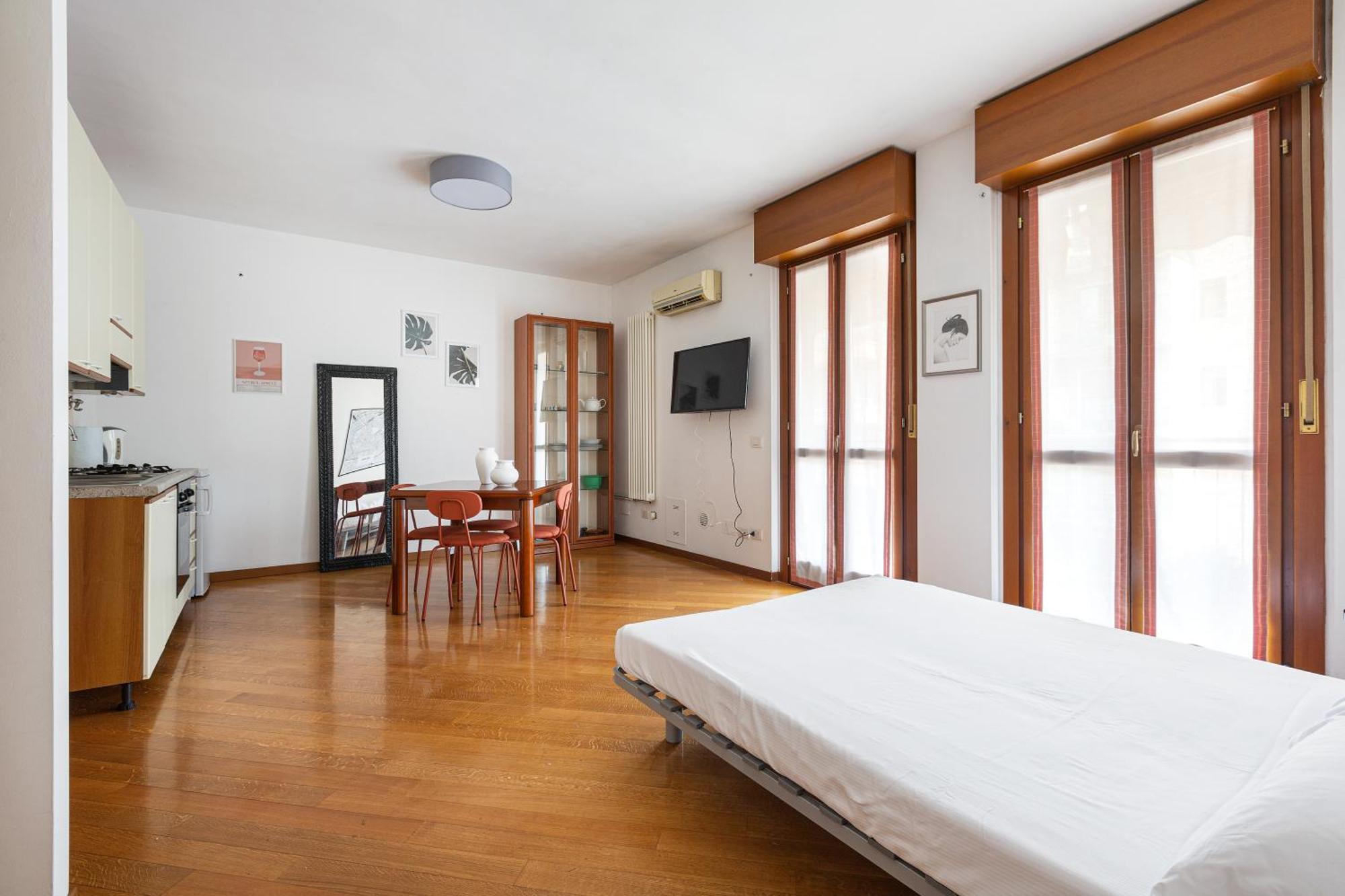 Cosy Studio With Balcony & Private Garage Milán Exteriér fotografie